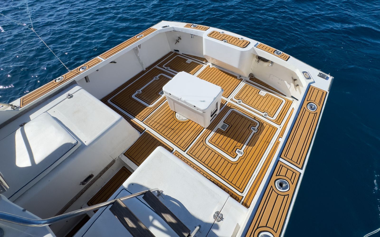 Back of the Riviera 32 sport fishing boat