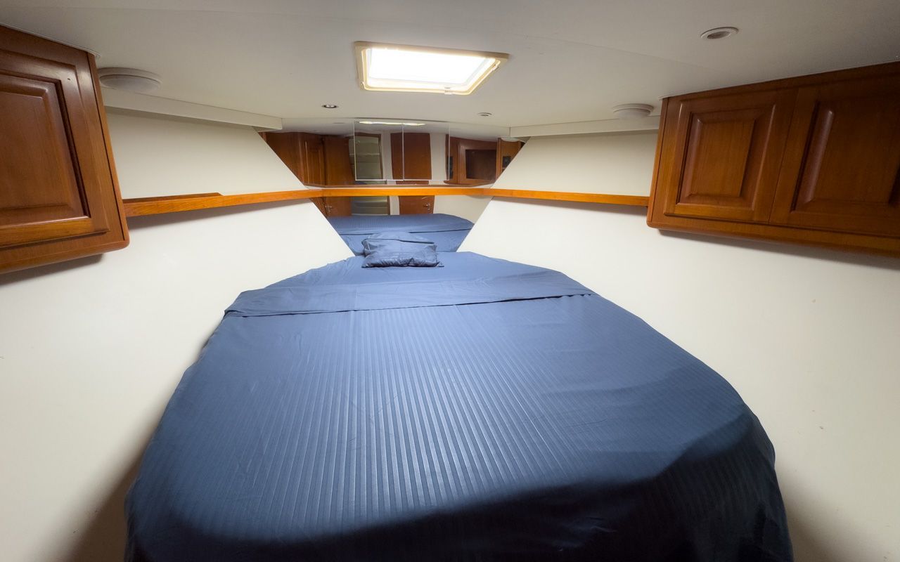 Sleeping cabin (camarote) aboard the Scout 43