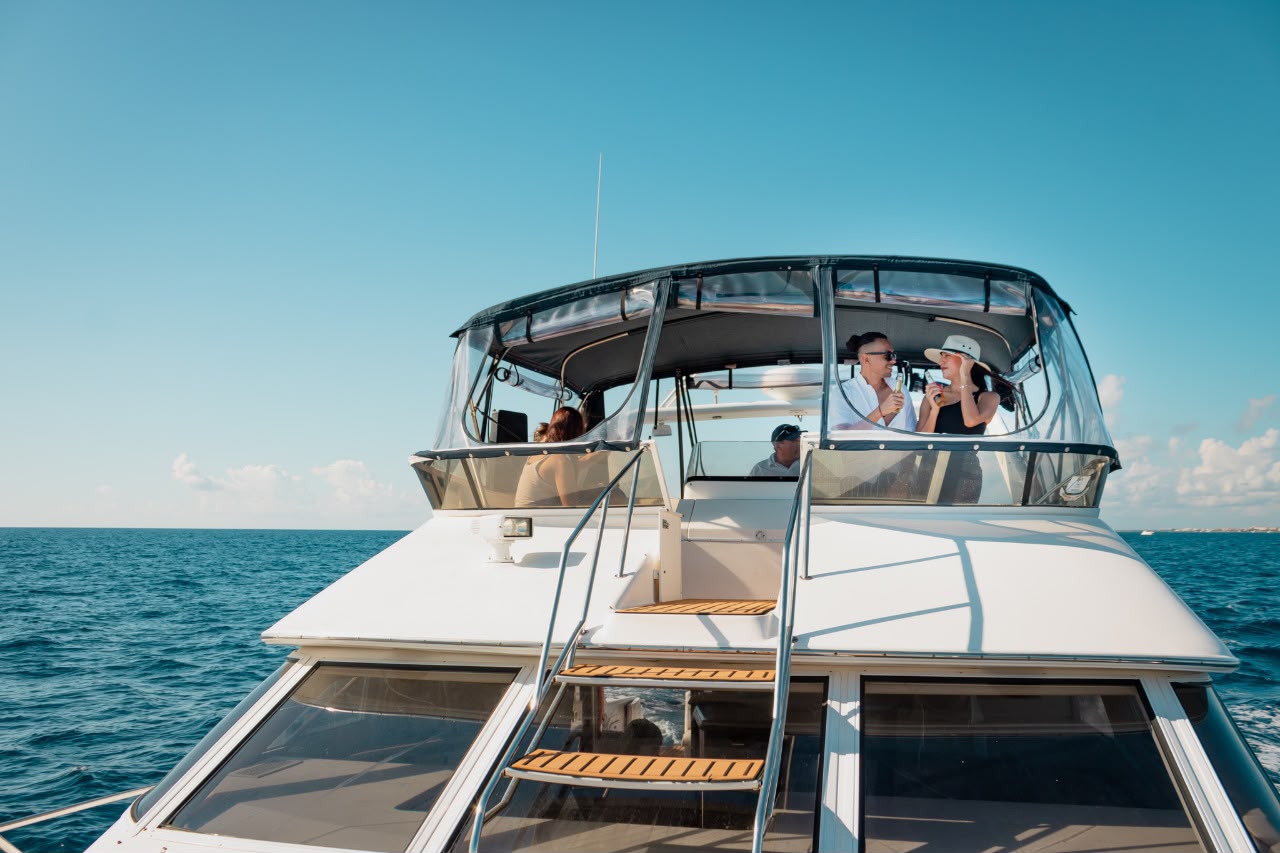 Flybridge 47 footer luxury yacht