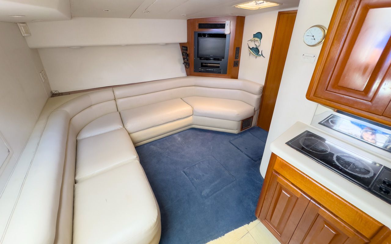 Comfortable interiors of the Scout 43