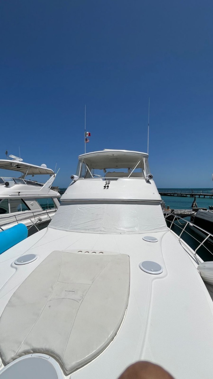 Bow of the luxury sport fishing yacht in Cancún