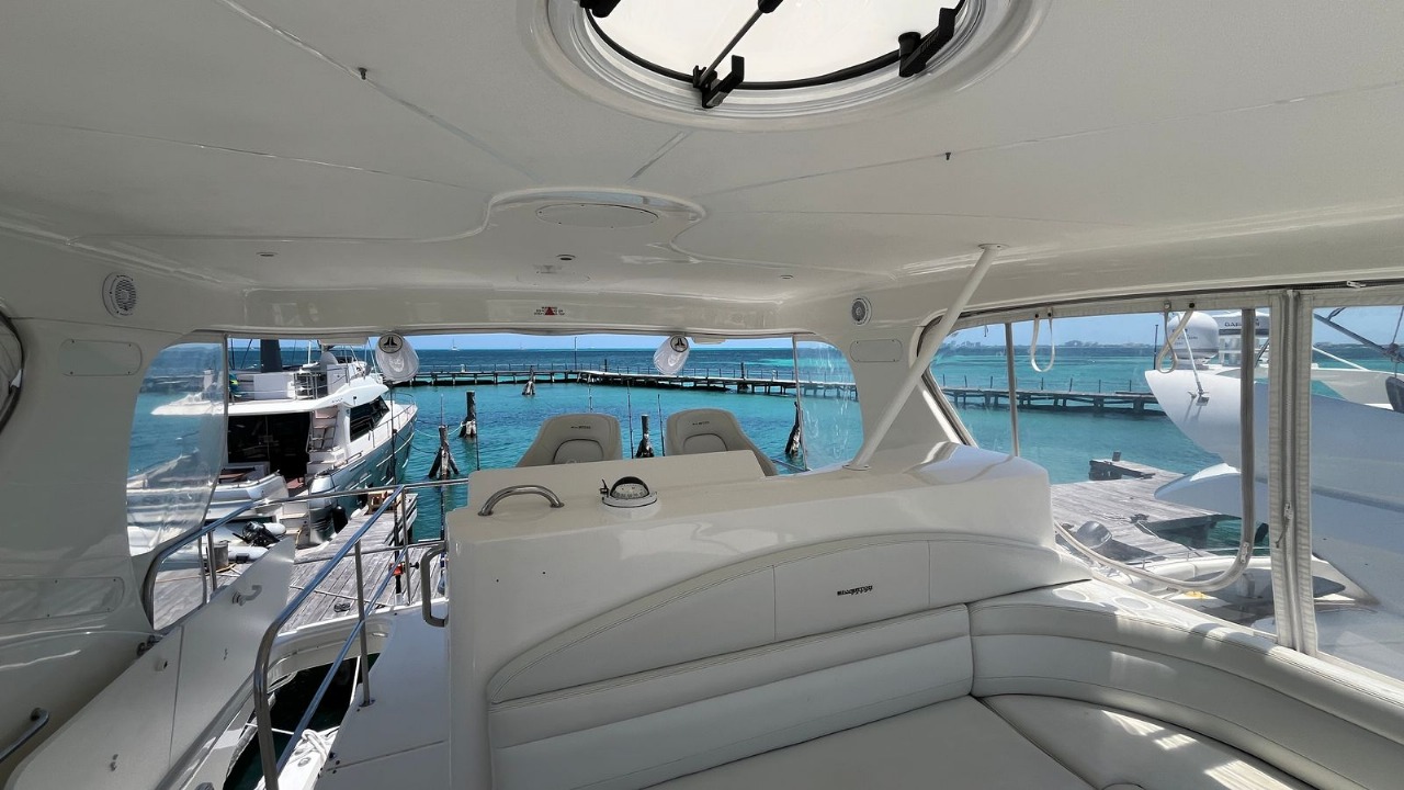 Upper deck of the 50 ft Hacienda Cancun yacht